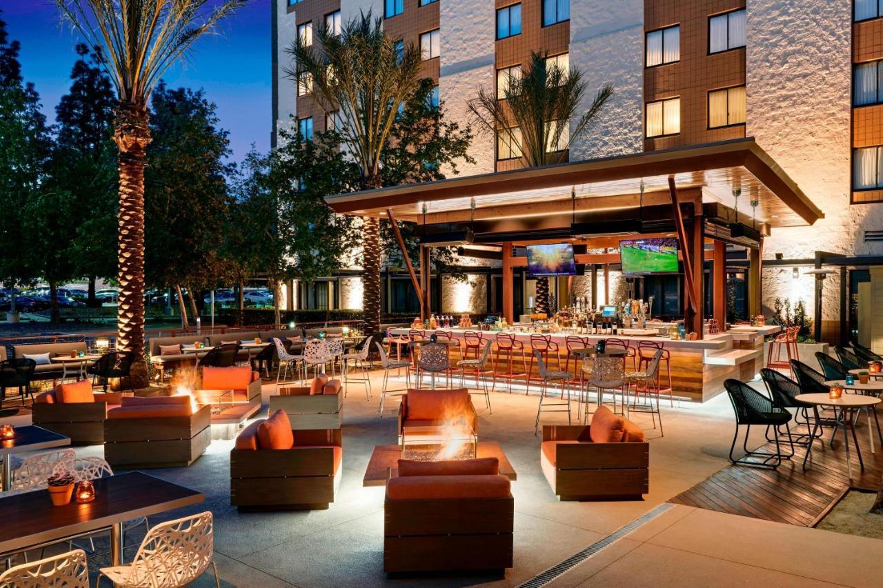 Angeles Marriott Airport 4*