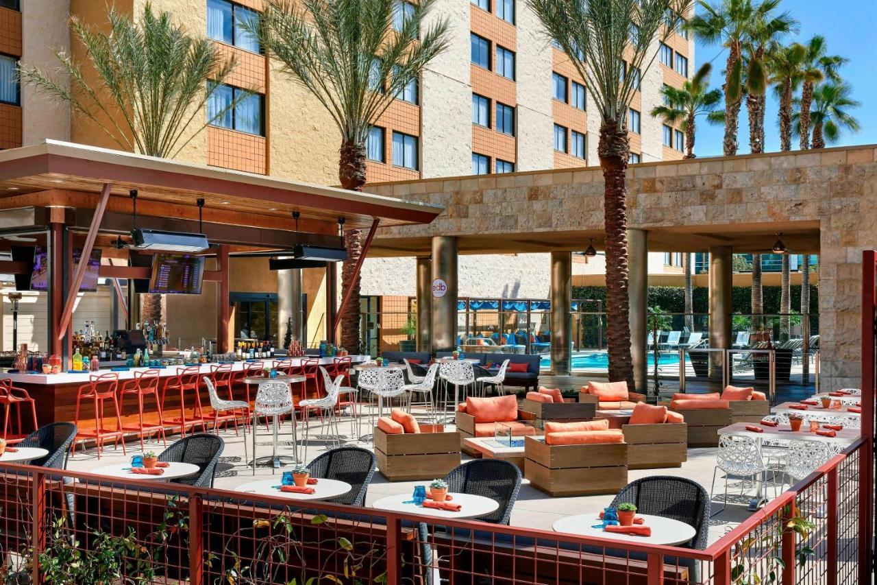 Angeles Marriott Airport 4*