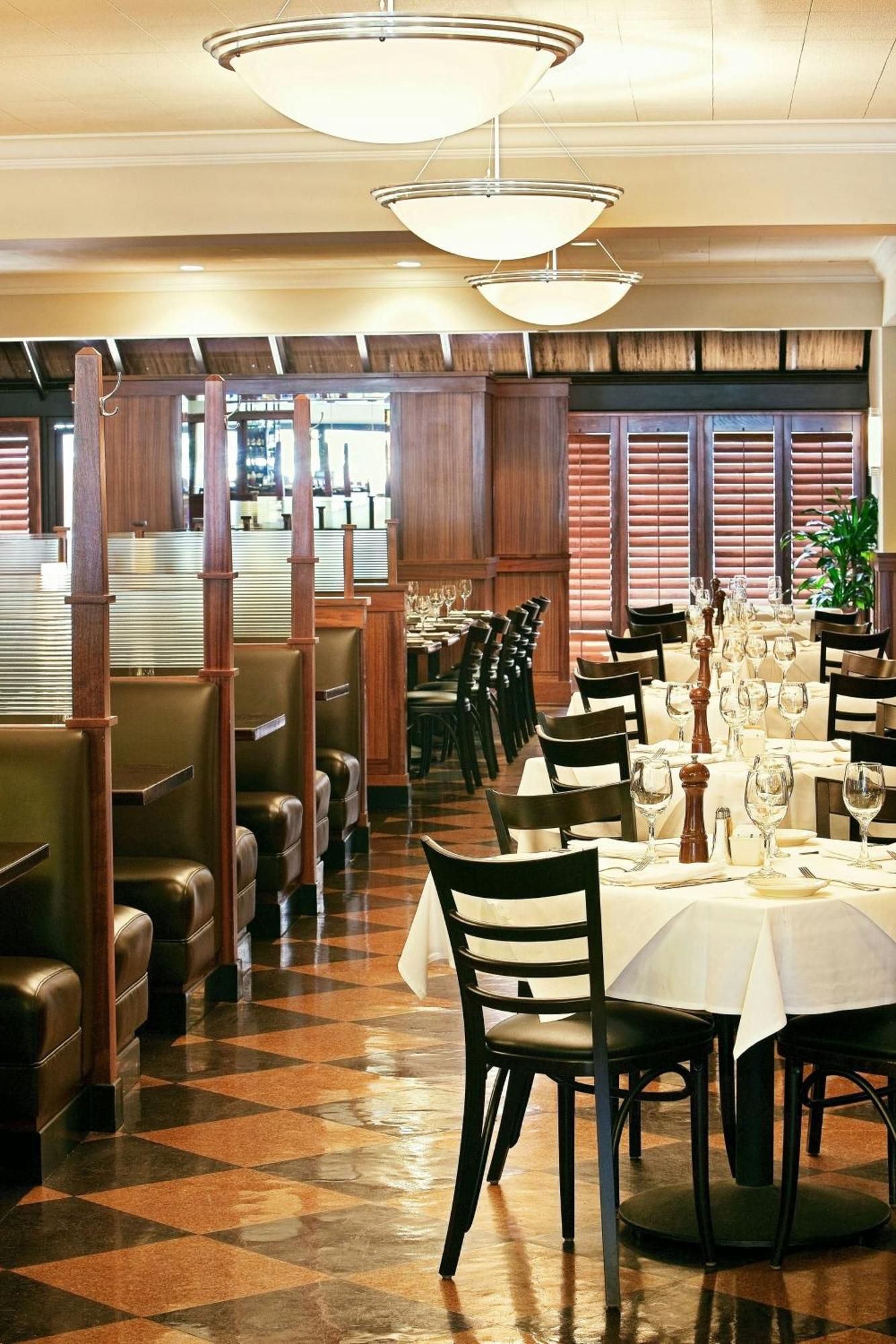 Angeles Marriott Airport 4*