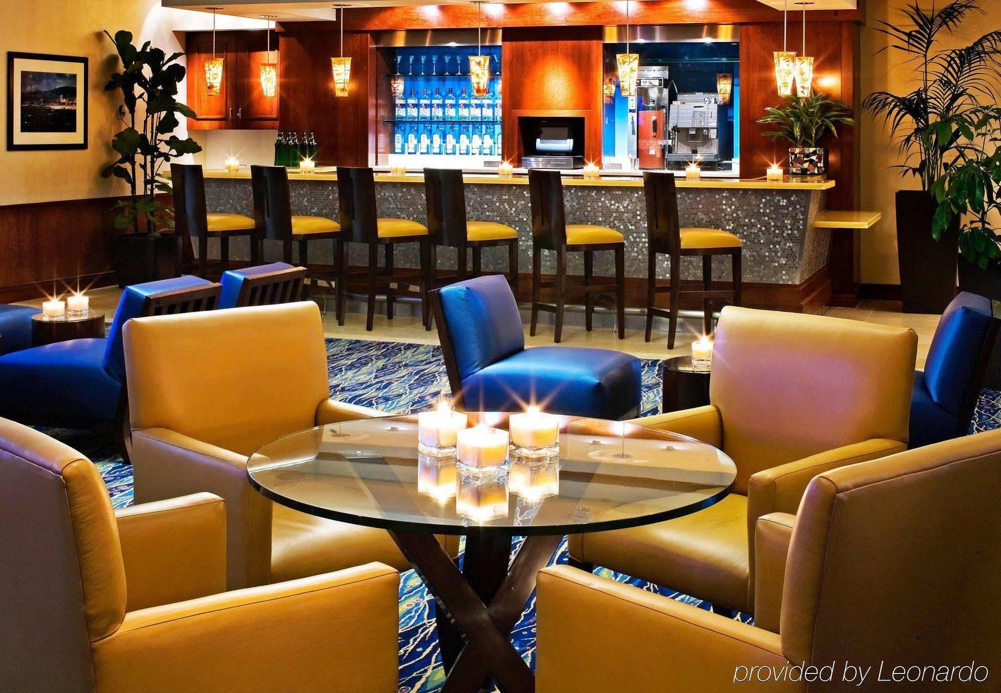 Angeles Marriott Airport Hotel 4*