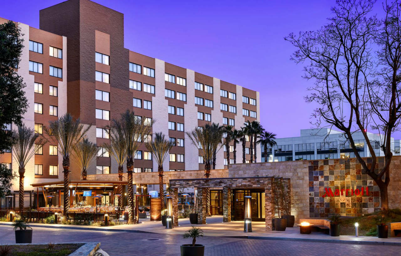 Angeles Marriott Airport Hotel